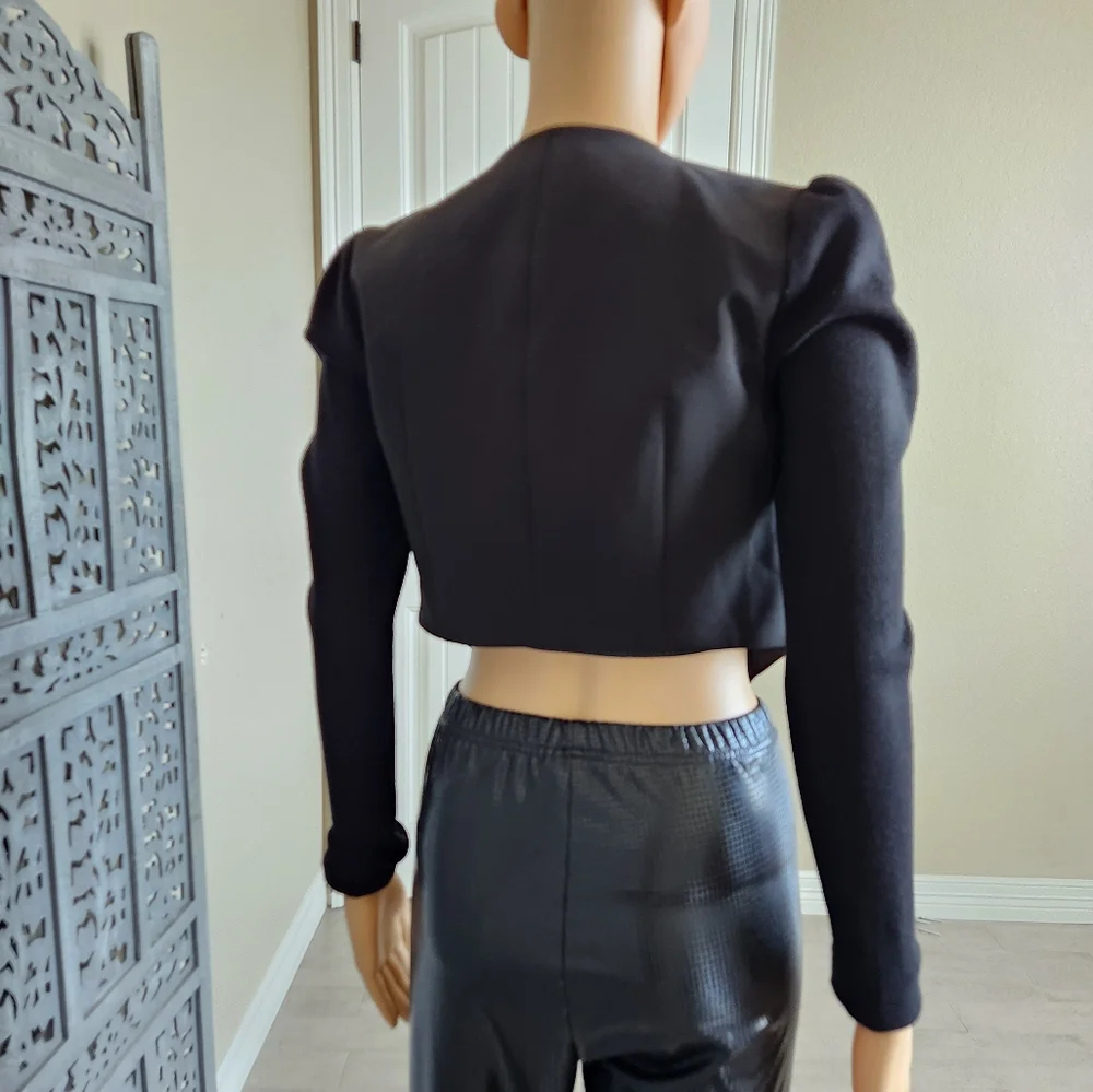 Blazer - Picture 4 of 4